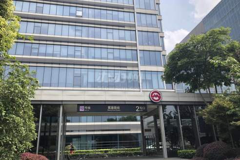 10号线 龙柏新村站 精装修 157平 拎包办公